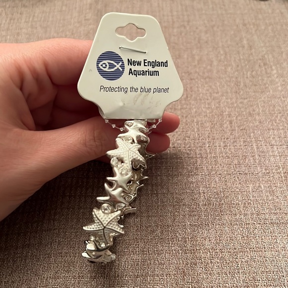 New England Aquarium Jewelry - NWT starfish bracelet